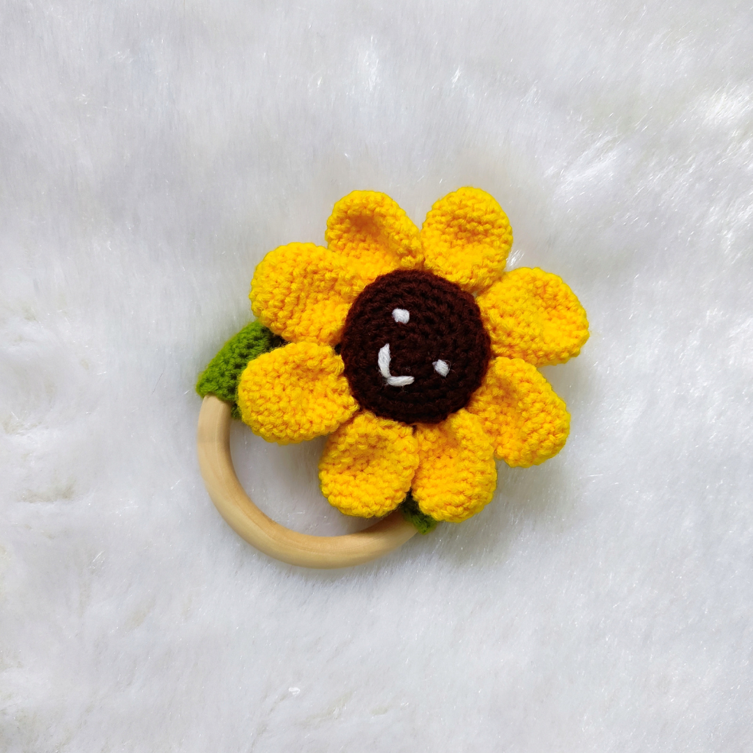 Woolen Rattle - Sunflower