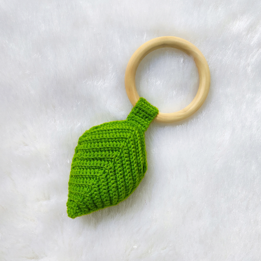 Woolen Rattle - Leaf