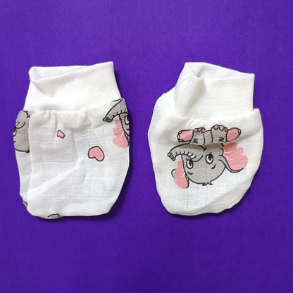 Muslin Cap, Mittens, Socks | Elephant