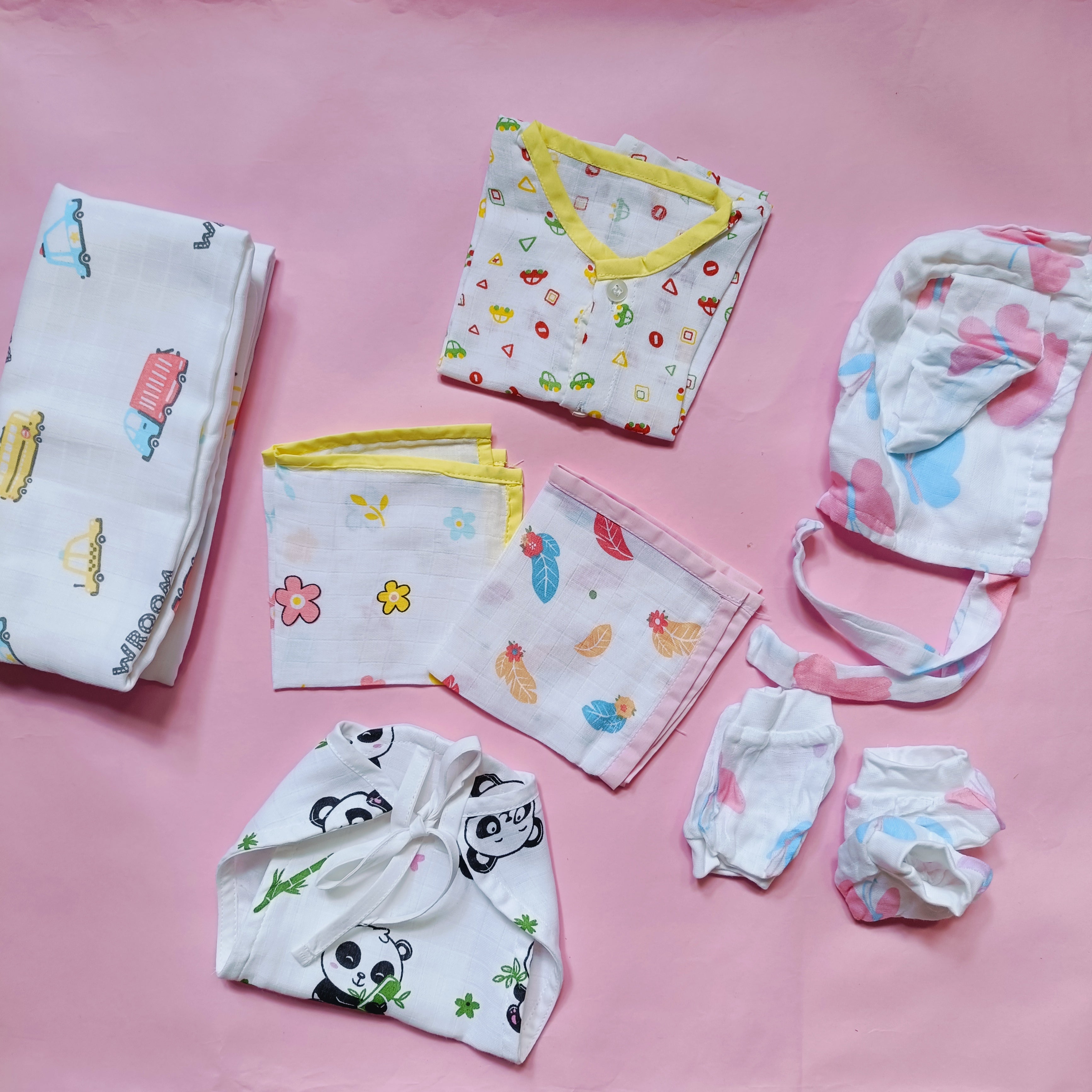 Newborn gift sets | Muslin| Assorted 1 | Cap, Mittens & Socks