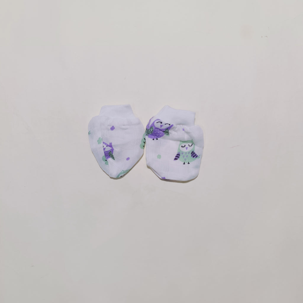 Muslin Cap, Mittens, Socks | Owl