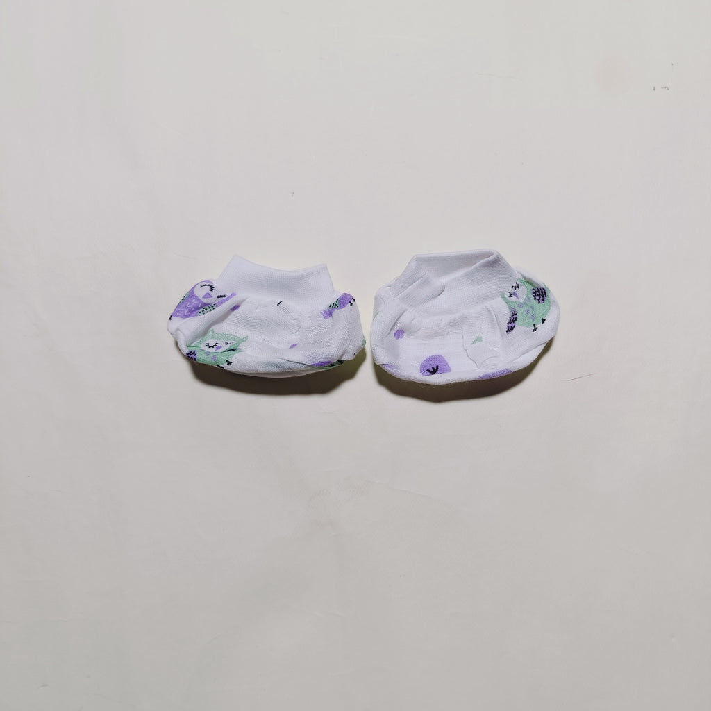 Muslin Cap, Mittens, Socks | Owl
