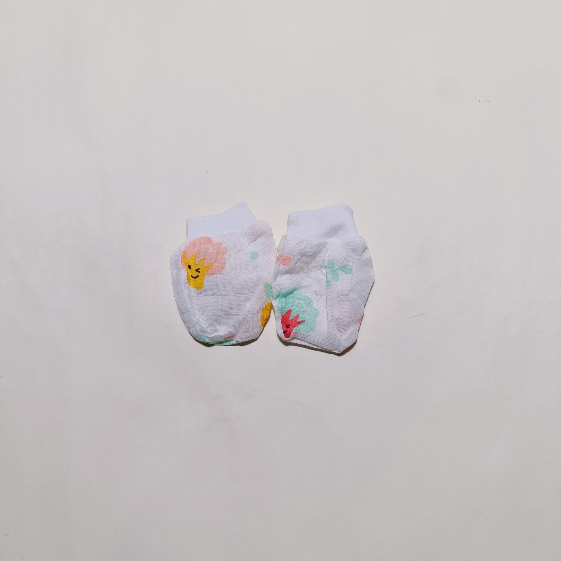 Muslin Cap, Mittens, Socks | Vegetable