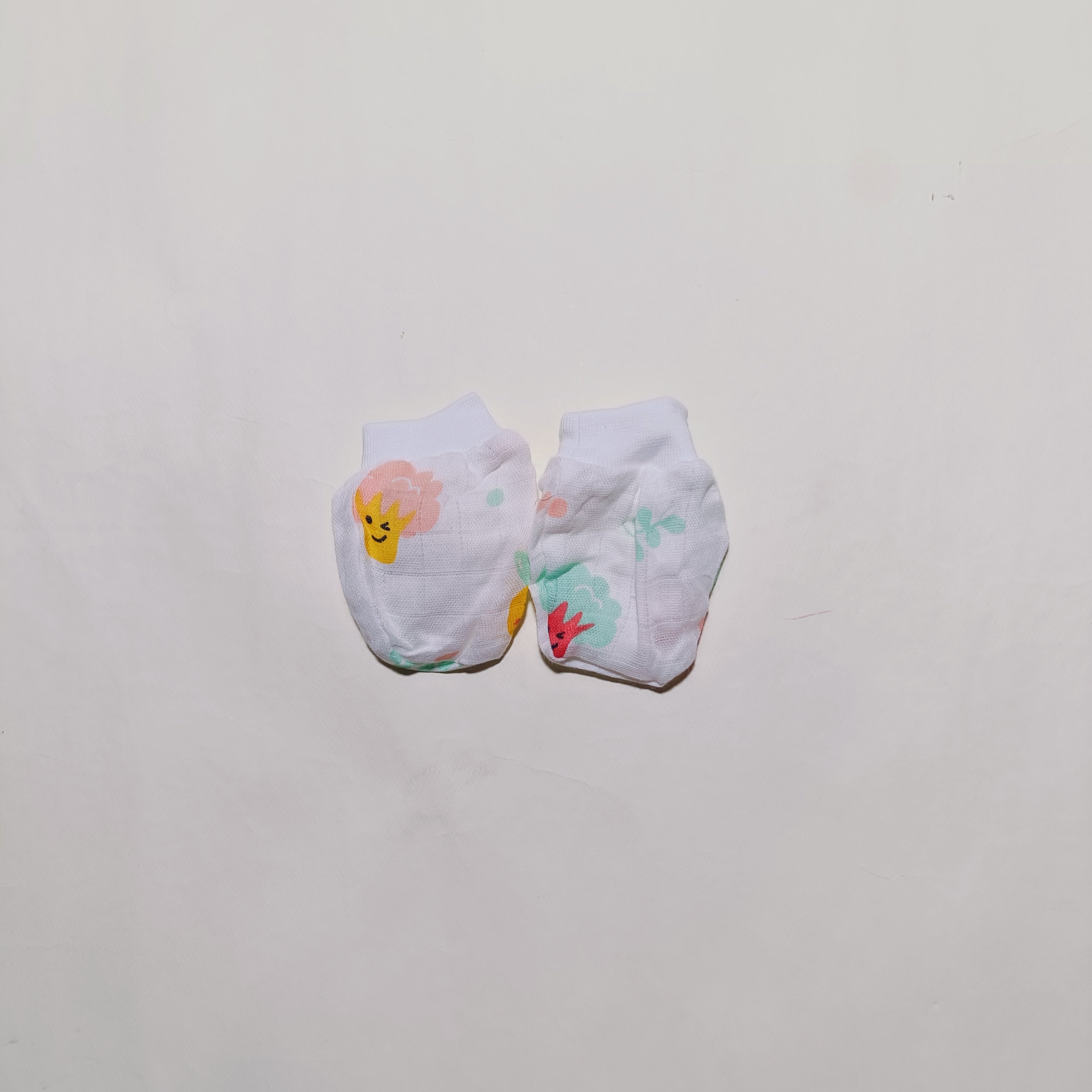 Muslin Cap, Mittens, Socks | Vegetable