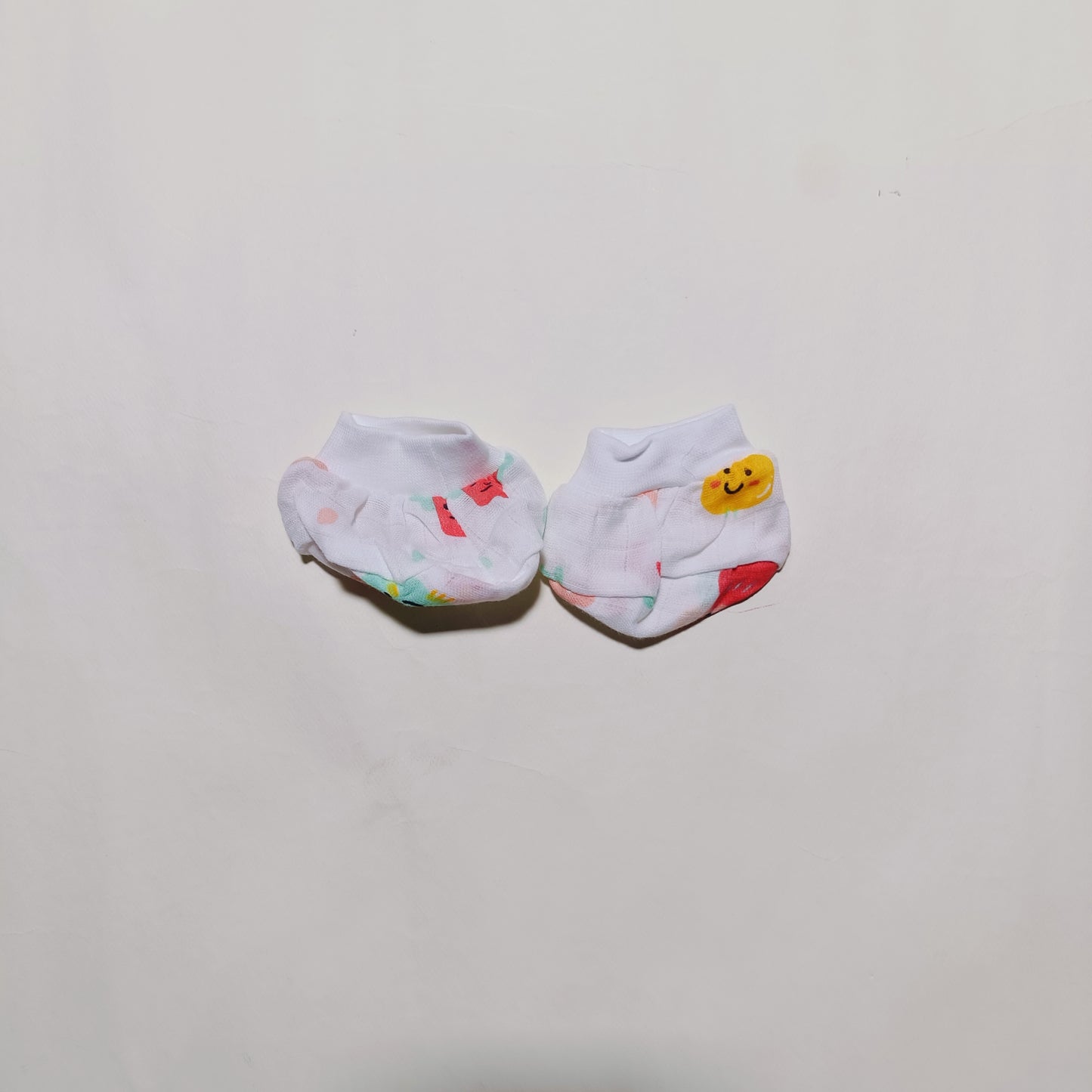 Muslin Cap, Mittens, Socks | Vegetable