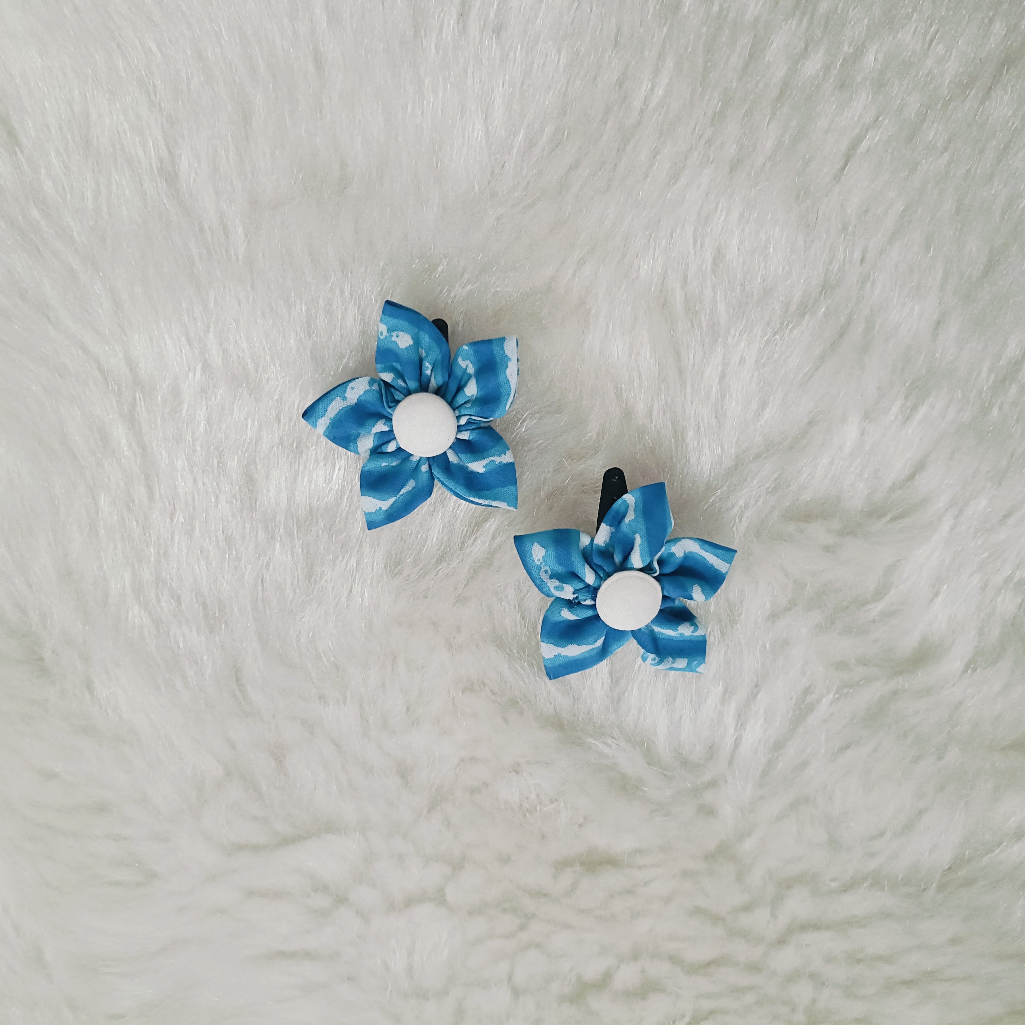 Lehariya Flower Hair Clip - Blue