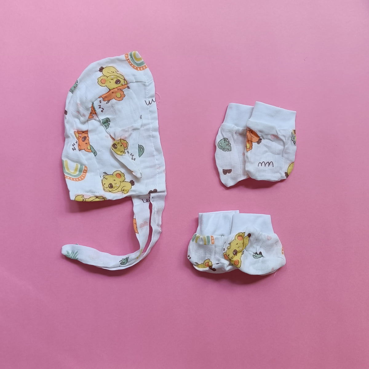 Muslin Cap, Mittens, Socks | Unicorn