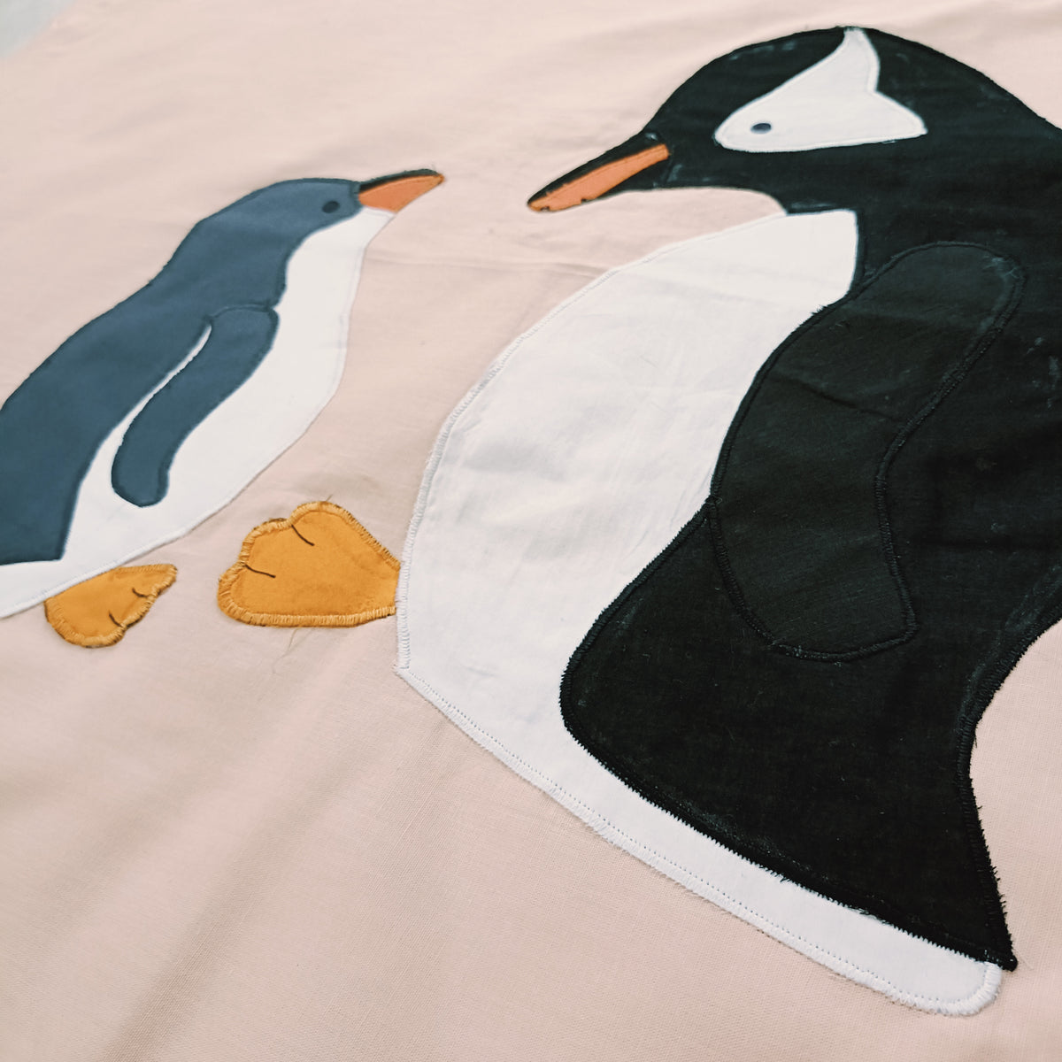 Patchwork Holding Sheet | Penguin