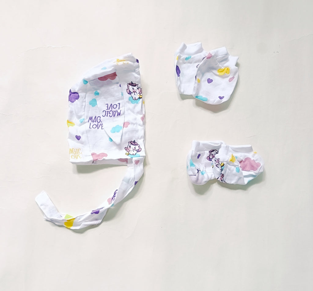 Muslin Cap, Mittens, Socks | Unicorn