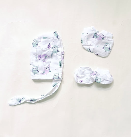 Muslin Cap, Mittens, Socks | Owl