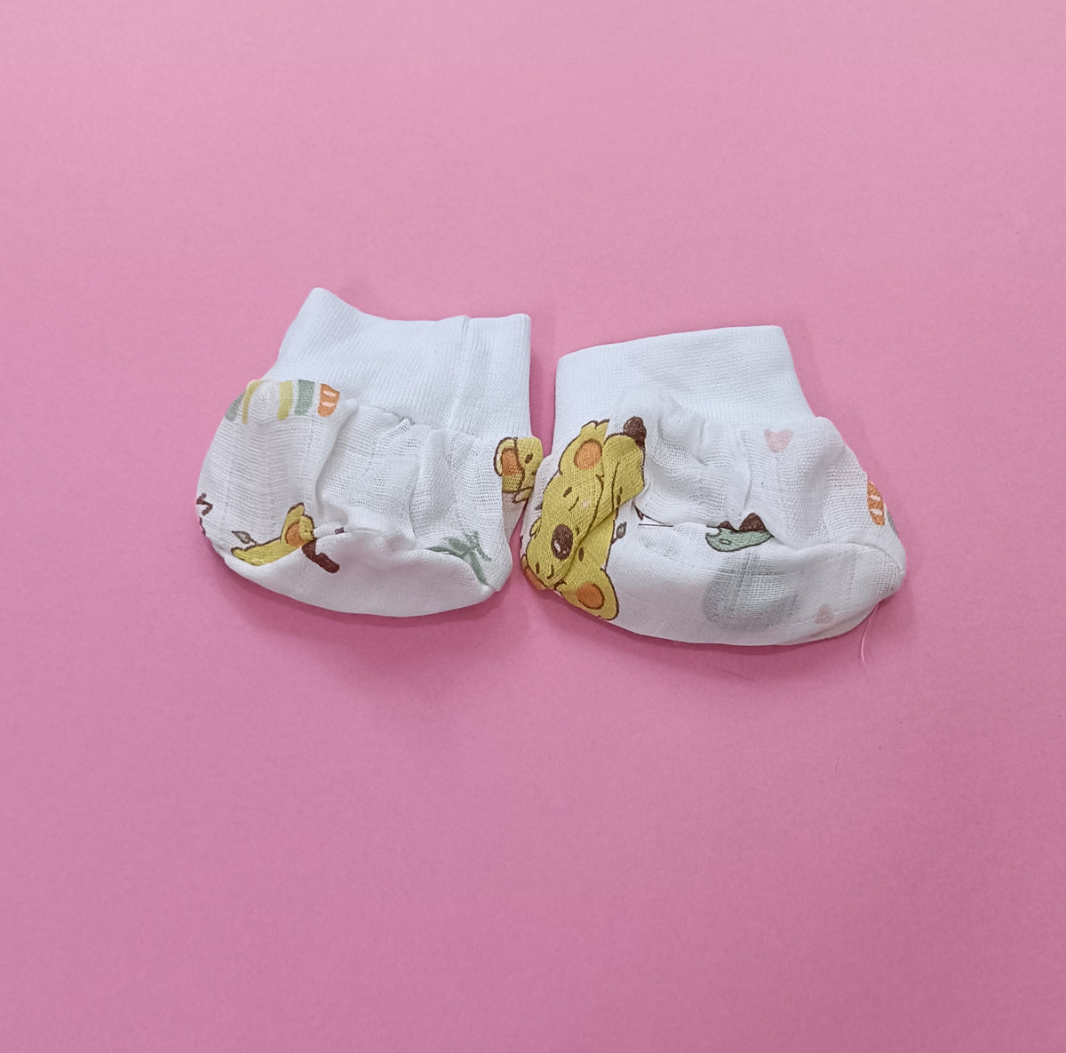 Muslin Cap, Mittens, Socks | Kola